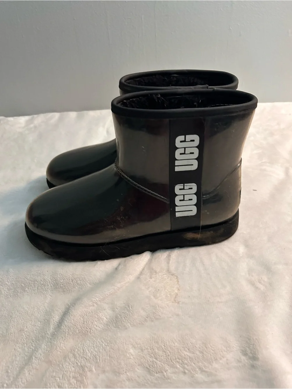 UGG Women’s Black Glossy Waterproof Short Rain & Snow Boots